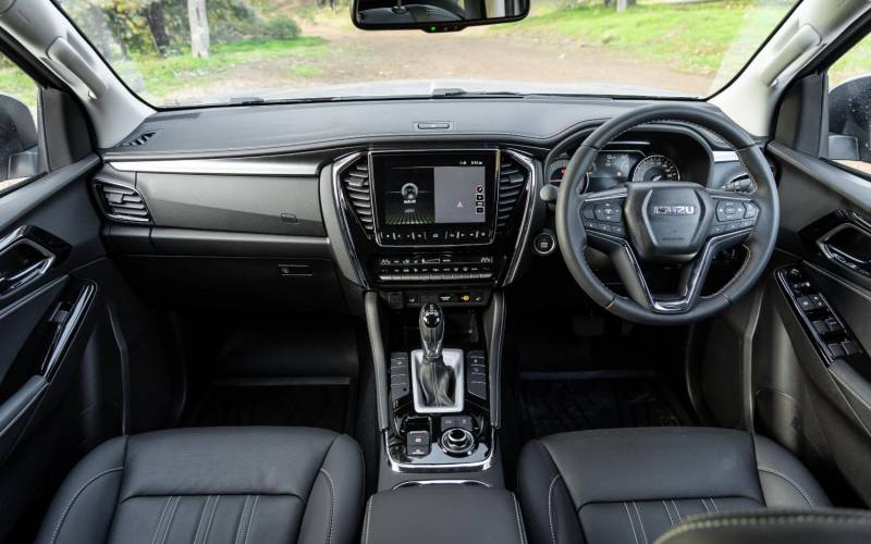 ISUZU MU-X LS-M 2022 | SUV Drive